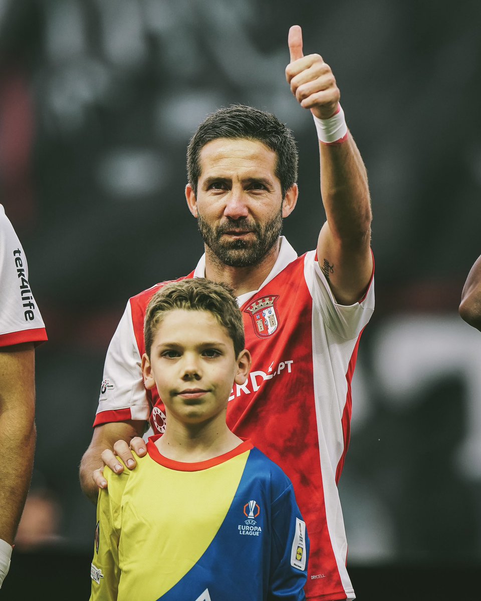 Aos 39 anos, João Moutinho continua a demonstrar toda a sua classe 🙌

Um senhor jogador.

Ultrapassou Maldini e tornou-se o 4° jogador com mais jogos nas provas europeias. 175!

Apenas Ronaldo, Reina e Casillas superam o médio.