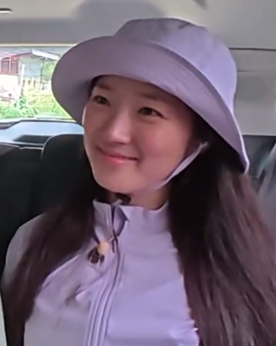 나나 tweet media