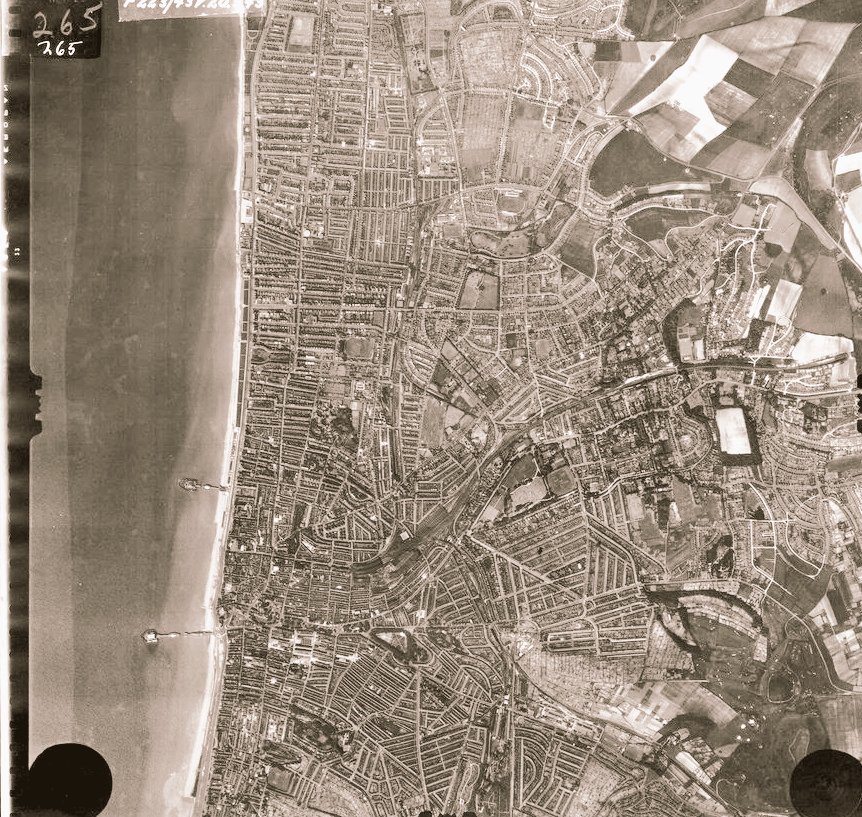consulthismusic's tweet image. Spotted our flat! #Brighton from above. WW2 German surveillance photo.