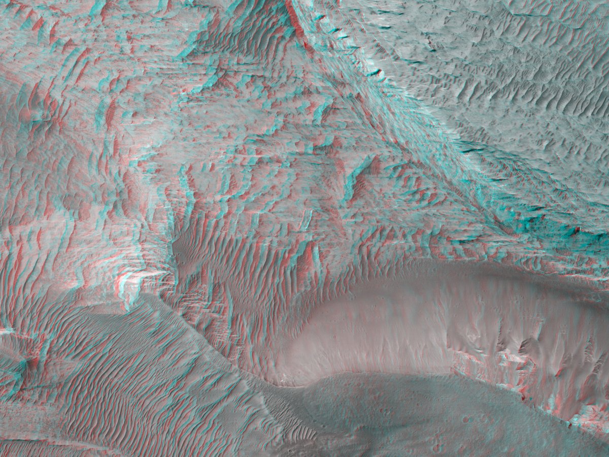 HiRISE's tweet image. HiRISE 3D: Layered Rocks of Ophir Mensa

Our goal is to image an apparent unconformable contact between layered rocks on Ophir Mensa.

uahirise.org/anaglyph/ESP_0…
NASA/JPL-Caltech/University of Arizona
#Mars #NASA #science