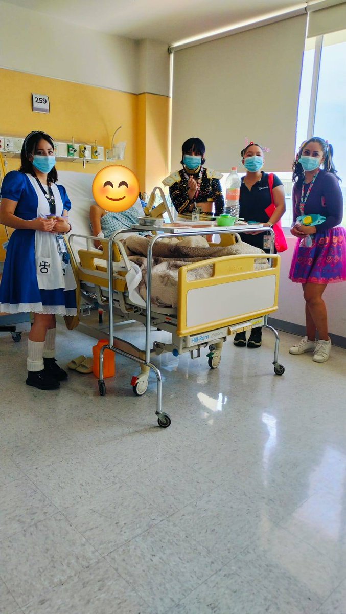 BajioHrae's tweet photo. ¡#DíaDelNiño en el #HRAEB! 👧🏻👦🏻

La alegría es parte de la recuperación. Gracias a Ana Laura Ramos y familia, al personal de Acciona y a nuestros residentes por su generosidad. 🎁

Gracias también a los cuentacuentos Alonso y Laura por llenar de imaginación el hospital. 🎭 https://t.co/CkeCH1T9hl