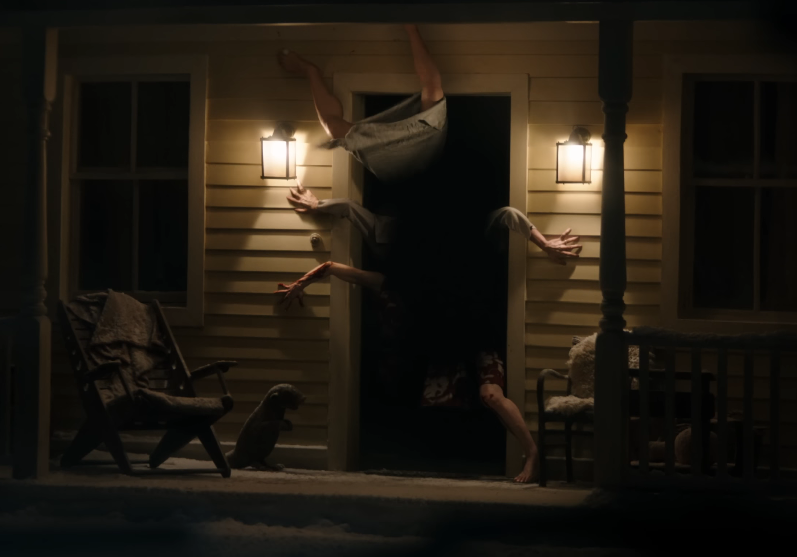 (5/7) This thing coming out of the door in the trailer is a single B.O.W., it's not multiple zombies...
