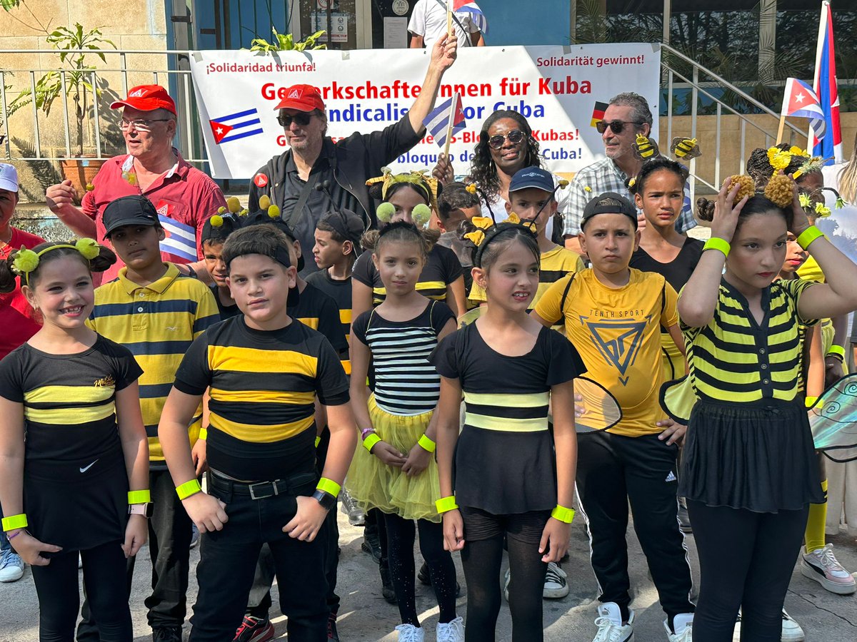 Una representación de sindicalistas alemanes qué compartirán el #1demayo en #Cuba 

Gracias amigos😊 por continuar su solidaridad con nuestro pueblo 

#CubaNoEstáSola
