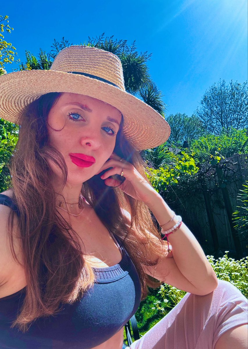 LaurantoniautiC's tweet image. ~ Sunshine is the best medicine ~
🌞✨💛 
~ Clear blue sky for days as we head into May ~🩵

~ Also May, please be easy on my mental health. 🙏 Suprised how I managed to get to this point. ~ ✨

#sunshine #beautifulday #blueskies #earlysummervibes #mentalhealth #autisticwoman
