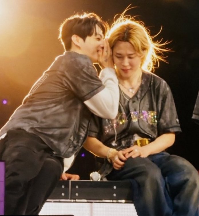 hourly jikook concerts tweet media