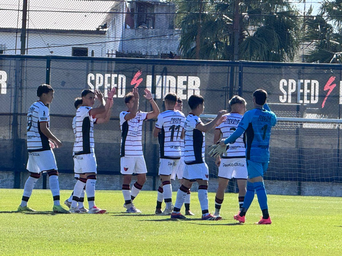Agusseissfon's tweet photo. Hoy jugó la reserva de #Colón y fue empate vs Riestra, 1 a 1.
El gol sabalero lo convirtió Ingravidi. Sobre el final no le dieron un penal claro.

Próximo encuentro vs Boca en Santa Fe https://t.co/VIhpw45yfp