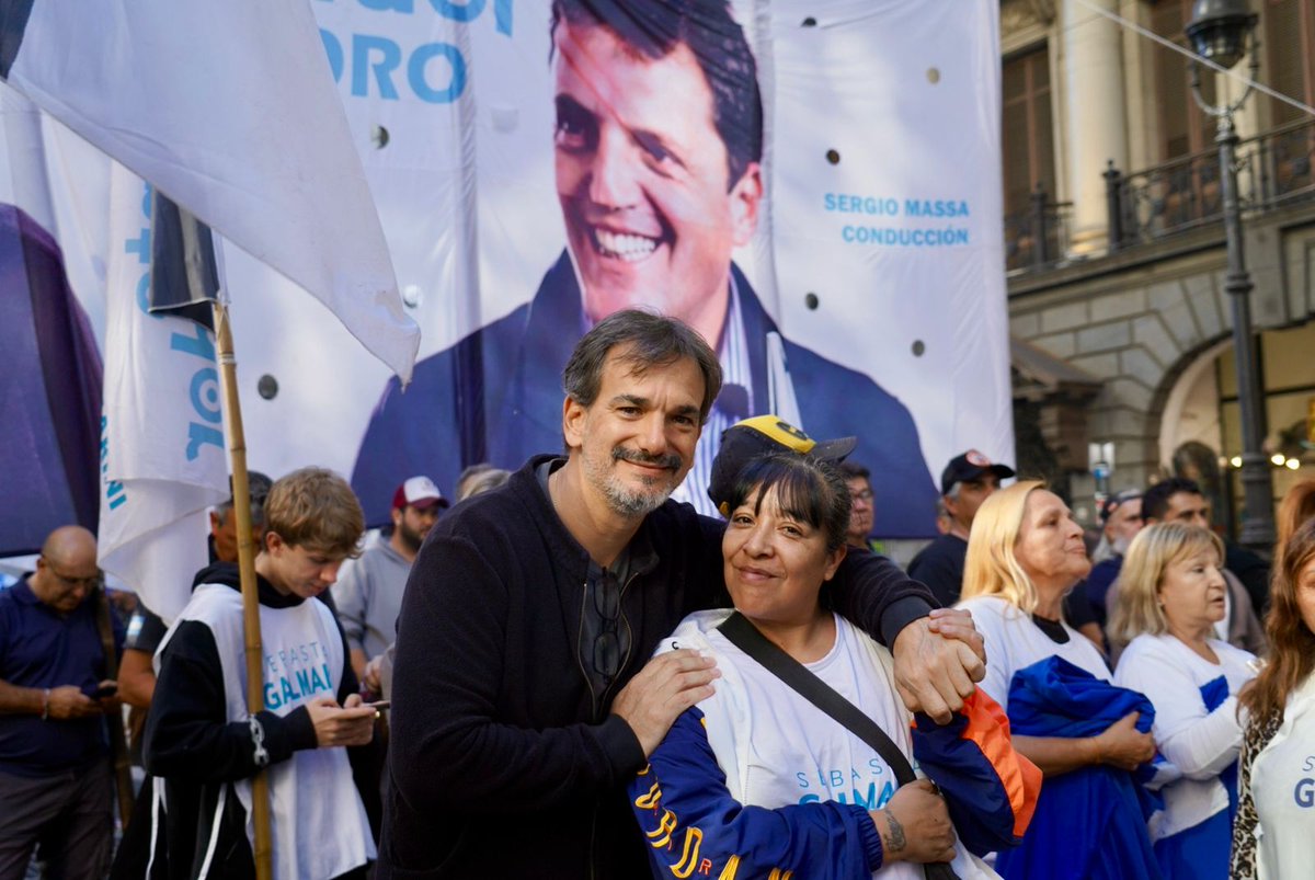 SebasGalmarini's tweet photo. Hoy marchamos porque seguimos creyendo en una Argentina donde el trabajo sea el motor de la esperanza. 

Porque no hay estabilidad firme cuando el esfuerzo de millones vale cada vez menos. La salida no puede ser la indiferencia, ni la distancia, ni el ajuste eterno. 

Tiene que ser con producción, con empleo, con diálogo y con un Estado capaz de mirar de frente lo que pasa todos los días en cada casa, en cada barrio y en cada lugar de trabajo.