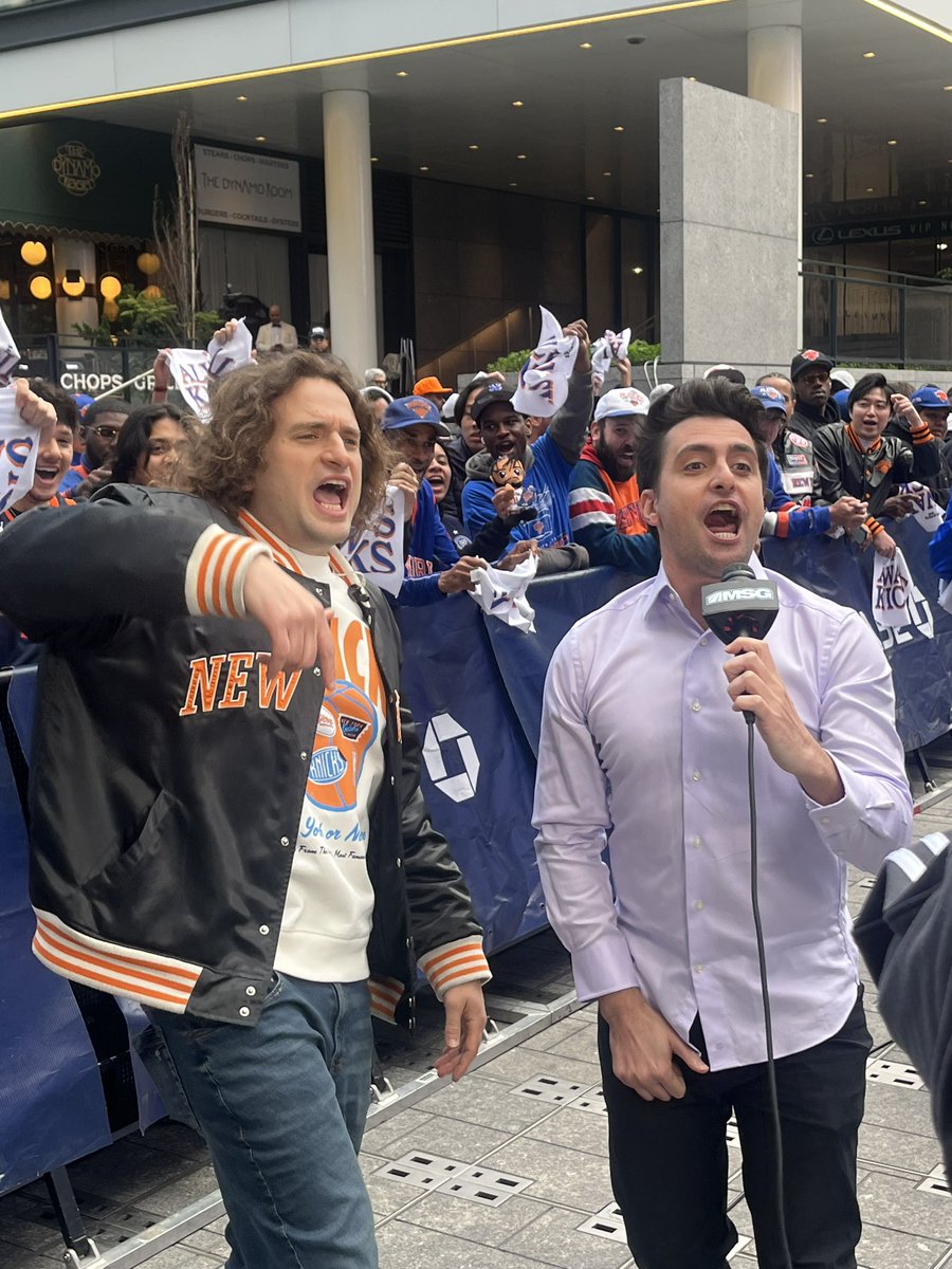 Alex__Monaco's tweet image. Watch Party READY with @duglust 

33rd street is back for Knicks at Hawks plus a halftime musical performance 

📺 Pregame 6:30PM ET @MSGNetworks 

#Knicks #Hawks