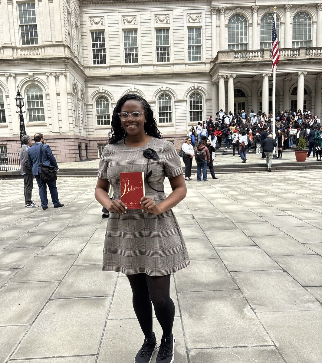 NYC Libraries tweet media