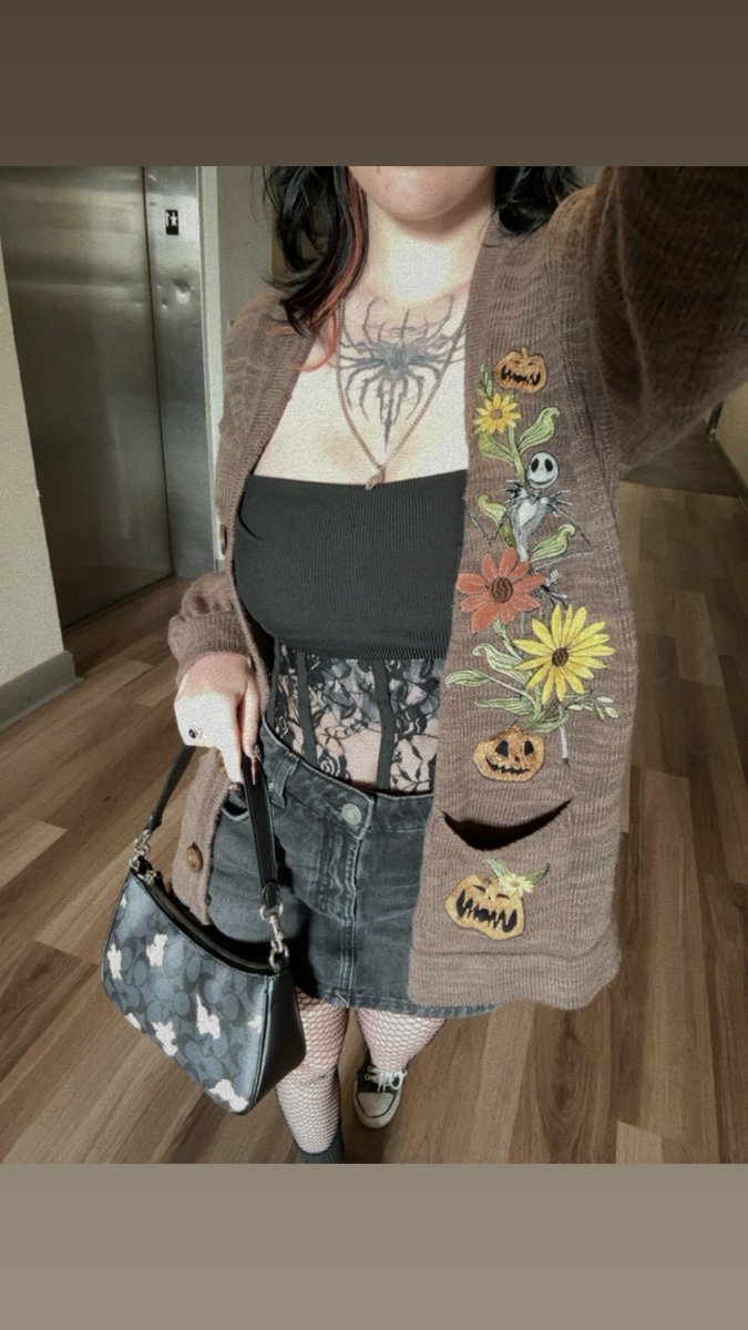 Mako Mommy | Horror Streamer 🪦🦈 tweet media