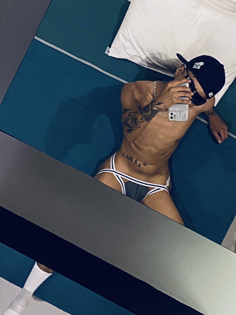 Anubisflame99's tweet photo. Que calor 🥵 https://t.co/WV0kBfIX7P