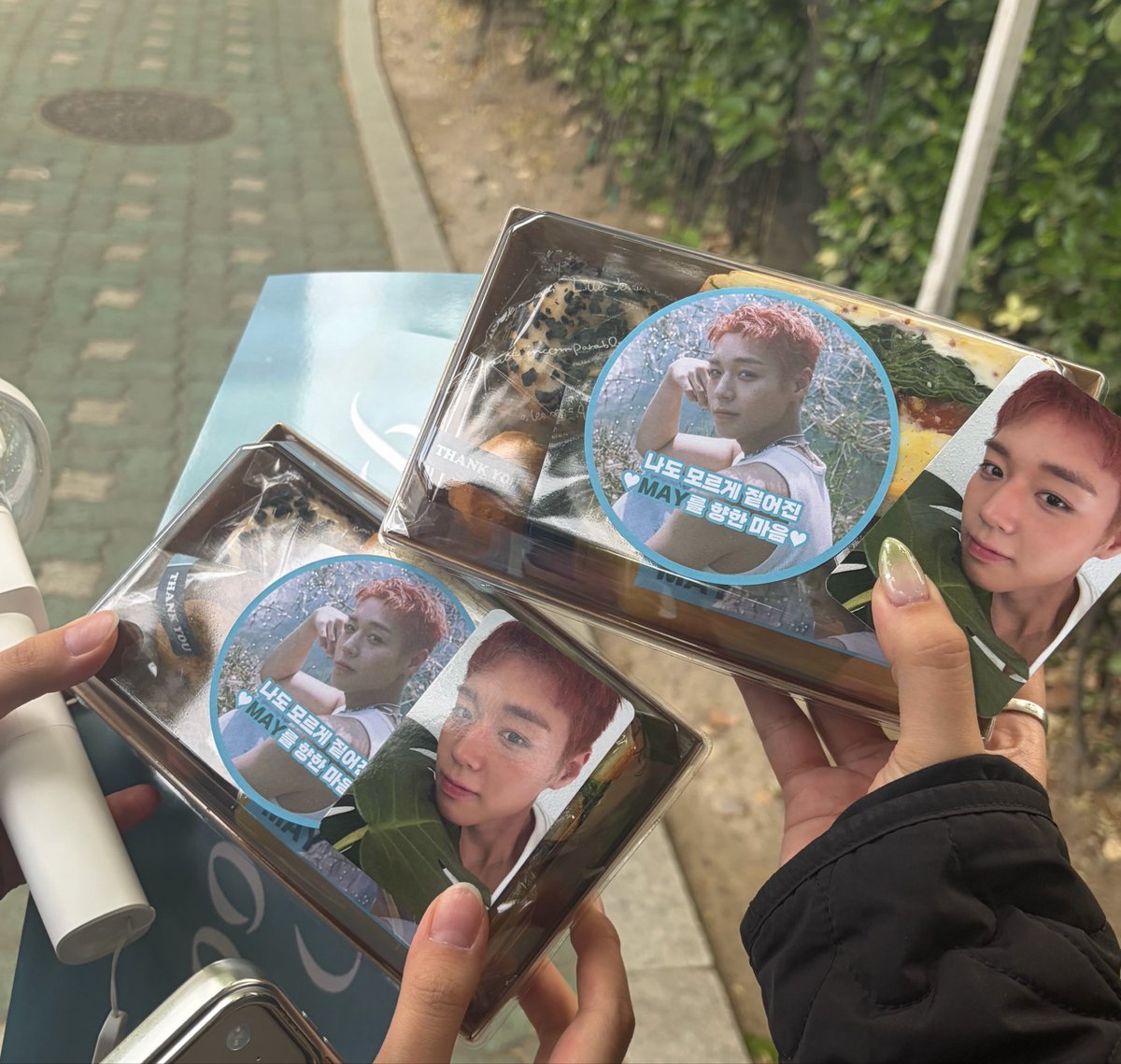뒹 tweet media