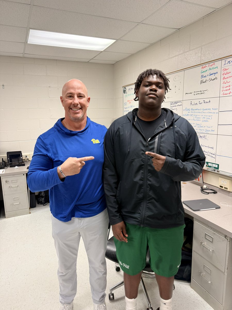 Ronald Moore 3⭐️OL/DL tweet media