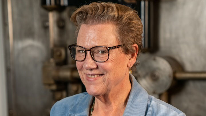 ProSoundNews's tweet image. TODAY at mixonline.com:
• Broadway’s ‘Dog Day Afternoon’ Turns It Up
• View from the Top: Andrea Kalas, VP, Iron Mountain Media and Archival Services
• Production Mixer on Capturing 'The Bear'
• Techivation's Free Tilt EQ Plug-In

#recording #proaudio #livesound