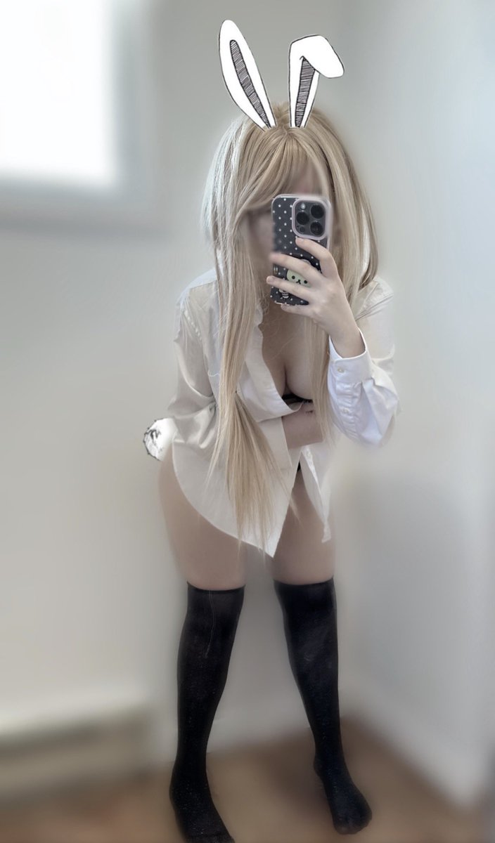lily tweet media