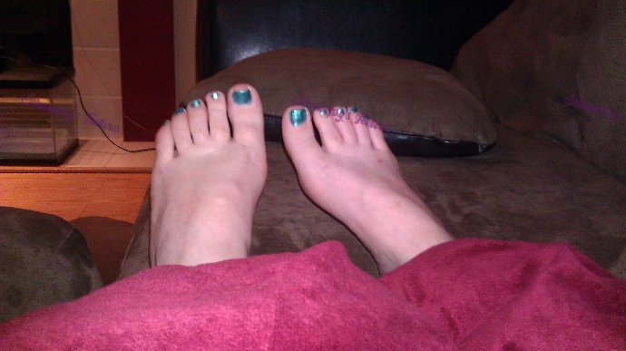 Schmoopsysfeetures tweet media