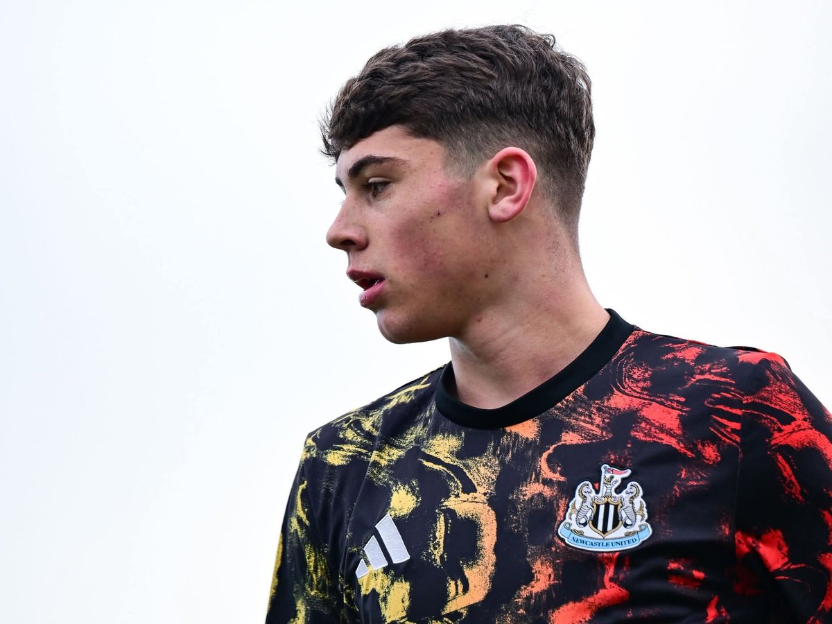 Magpie24_7's tweet image. 17-year-old Mason Miley has been called up to the first team training this week. Let's hope he follows in Lewis's footsteps!!! 

#NUFC #NUFCNews #Newcastle #EPL