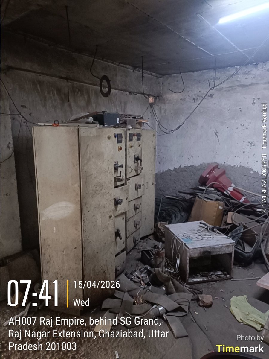 Aktyagi1087's tweet photo. @CMOfficeUP @dm_ghaziabad @gdagzb @myogiadityanath @ghaziabadpolice 

Department se request h please Aura Chimera Rajnagar extension per bhi thoda dhyan de fire NOC expired h 12 towers ki or fire equipment bhi working condition m nhi h. Same electrical safety or lifts ka hall h. https://t.co/se6MyS7Dp4