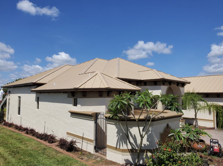 RIGroofing's tweet photo. 🔩 Do Metal Roofs Rust in Florida?

Learn how to protect your metal roof from rust:
👉 https://t.co/xAPYgZNvuU

👉 Free estimate at https://t.co/dvKKPOvXr1
📲 863-294-4477

#RIGRoofing #MetalRoofing #FloridaRoofing #LakelandFL #RoofMaintenance #HomeProtection https://t.co/F7j3HY614u