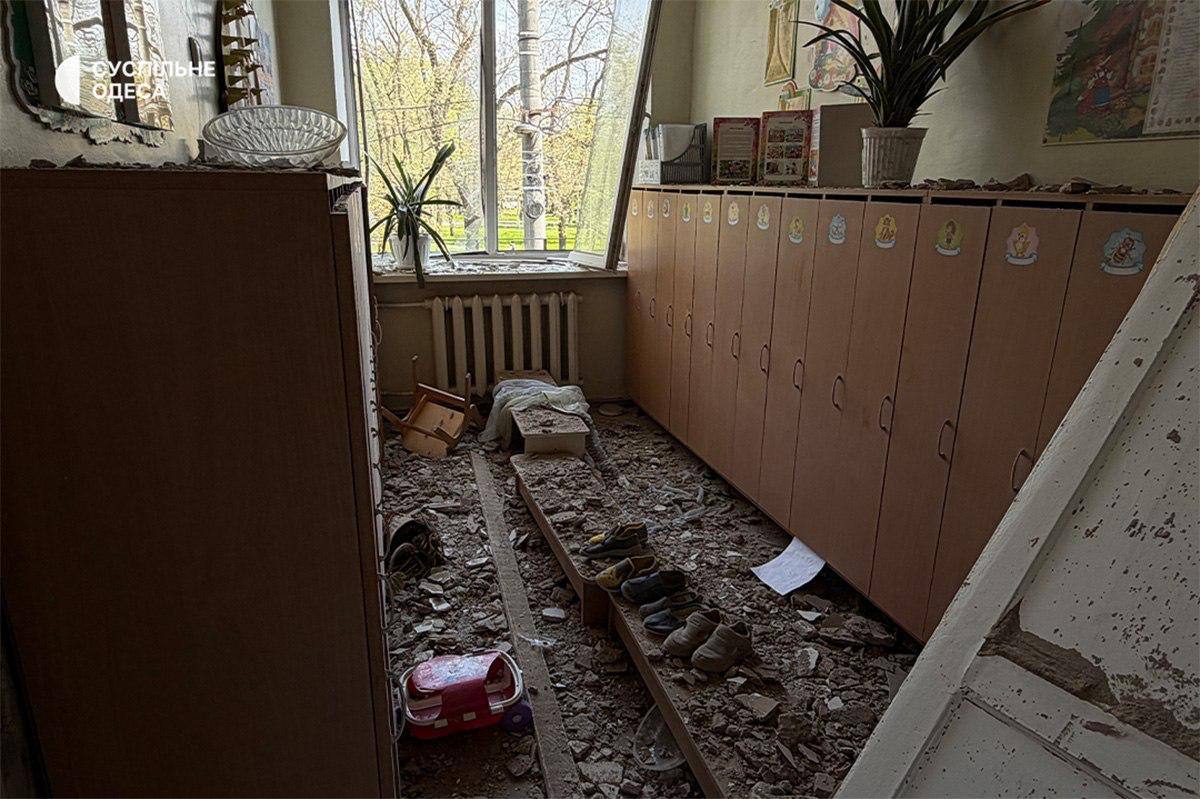 GoncharenkoUa's tweet photo. This is what a kindergarten in Odesa looks like now after being shelled by the Russians. https://t.co/ly8fWLumuW