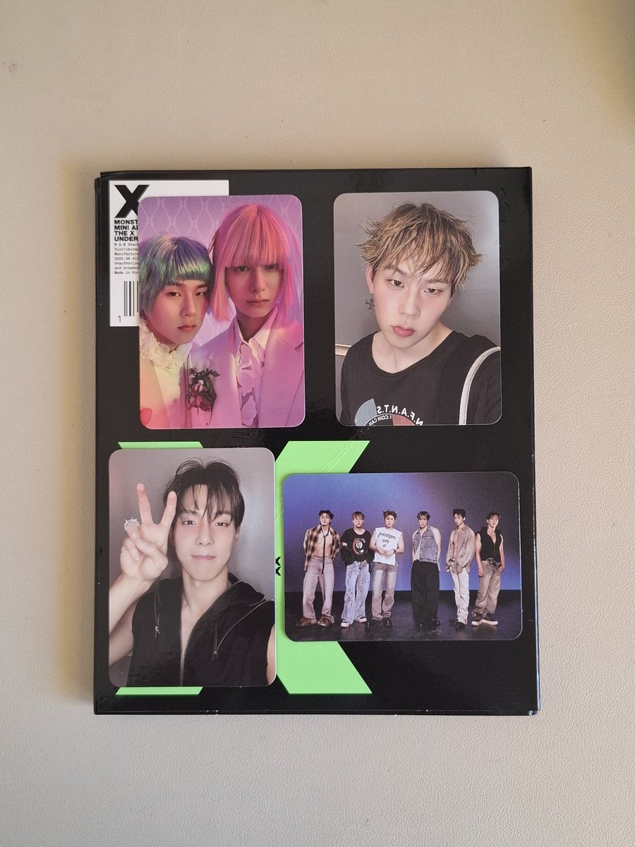 ykhyungwon's tweet image. Ayer me llegó mi álbum The X con la firma de un Monsta y estoy muy feliz por todo, me tocó la pc bendita de las pelucas y la firma de Joo 😭

#MONSTAX @OfficialMONSTAX #TheX