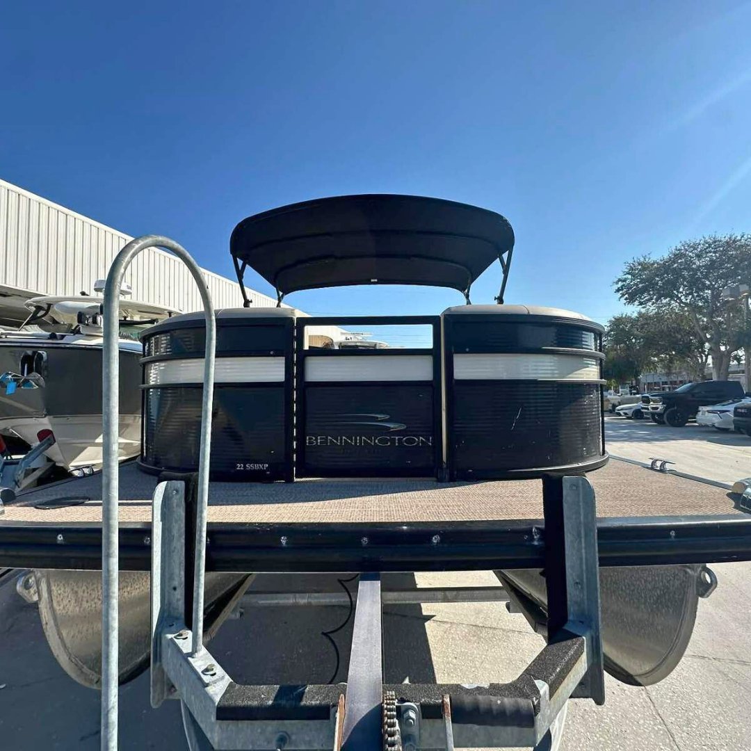 Clearwater_M1's tweet image. 2017 Bennington 22 SX. 🌊✨

Spacious, comfortable, and powered by a 115HP engine—perfect for family days, cruising, and making memories on the water.

Check it out today!

#clearwatermarine #benningtonpontoons #floridaliving #coastallifestyle