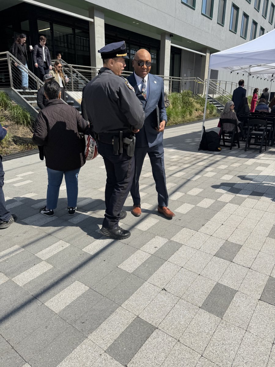 NYPD 101st Precinct tweet media