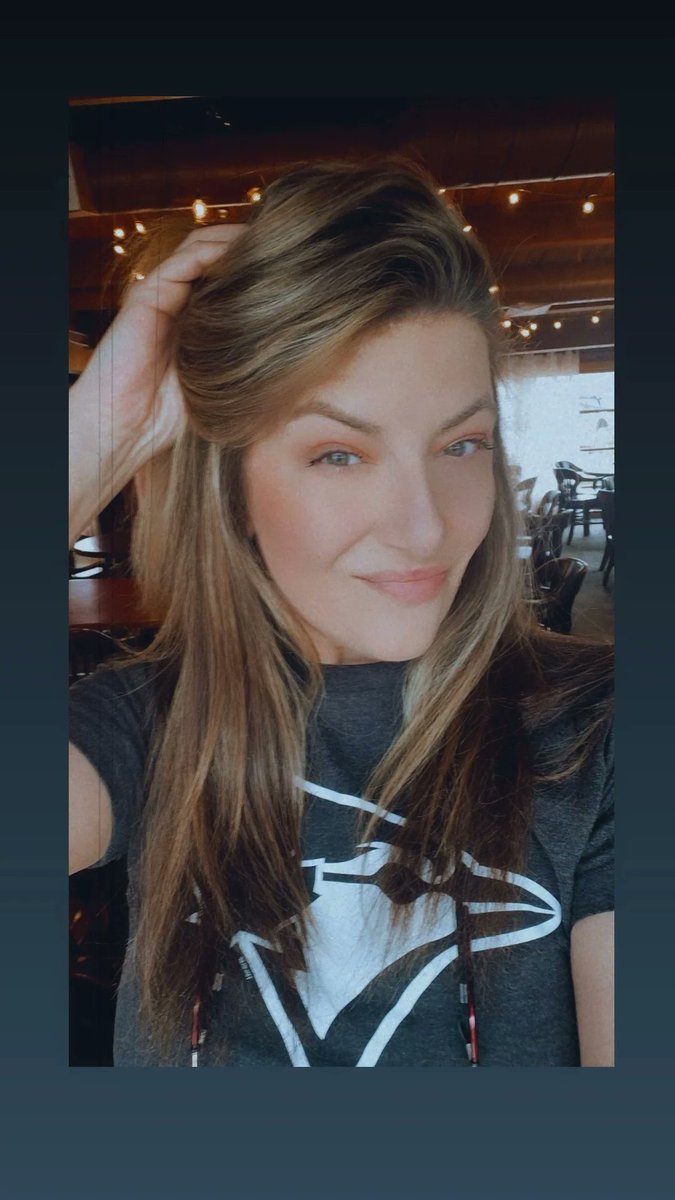 raymitheminx's tweet image. Lol I swear I have more shirts I didnt pack much #bluejays 😃 ive also lost more weight yay metabolism