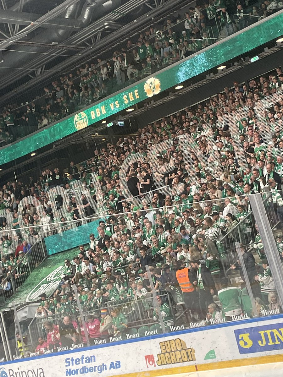 aaro1980's tweet photo. Valborg i Catena Arena https://t.co/JM1UH5AeVw