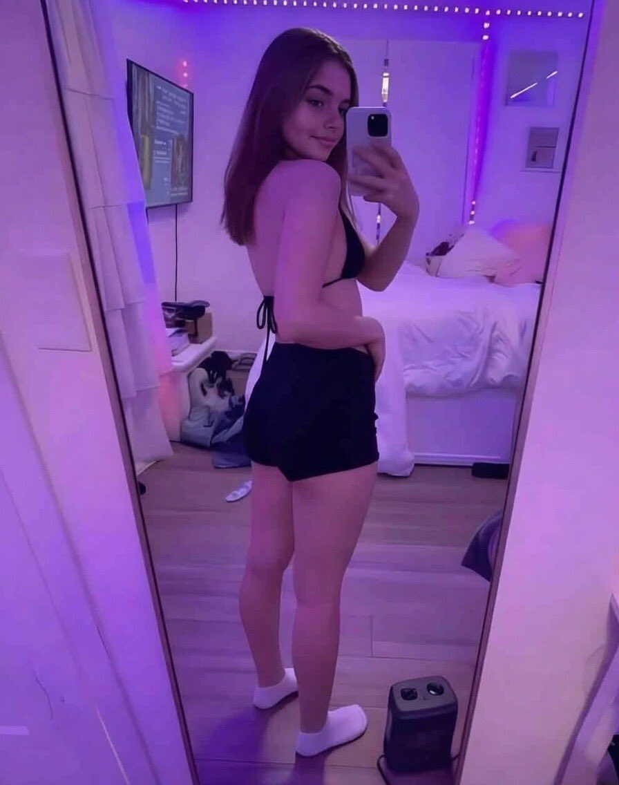 Emily 🫦 tweet media