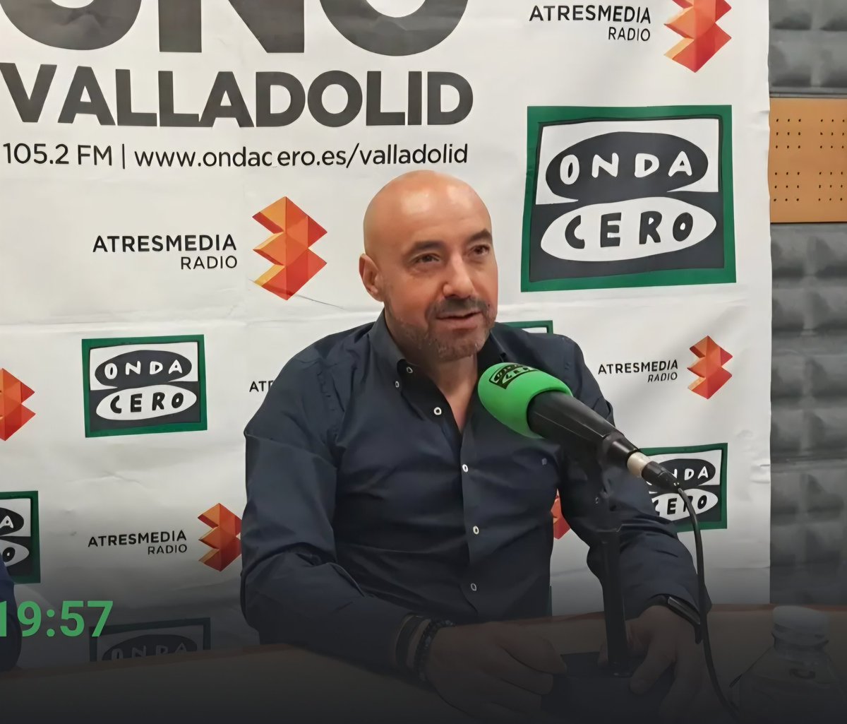 UGTCyL's tweet photo. 📻 En #LaBrujulaCyL nuestro Secretario General Oscar Lobo trata las reivindicaciones y acciones que mañana se proclamaran en la manifestación del #1deMayo y que se marcan como retos nuestra organización 
https://t.co/6Nb5j921nv https://t.co/mxjhbYsGng