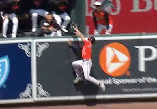 afkostka's tweet photo. Astros center fielder Brice Matthews nearly made an amazing play on this Adley Rutschman grand slam. Matthews had it in his glove, then when he banged into the wall, the ball popped out and fell over the wall https://t.co/ejEGNKr39e