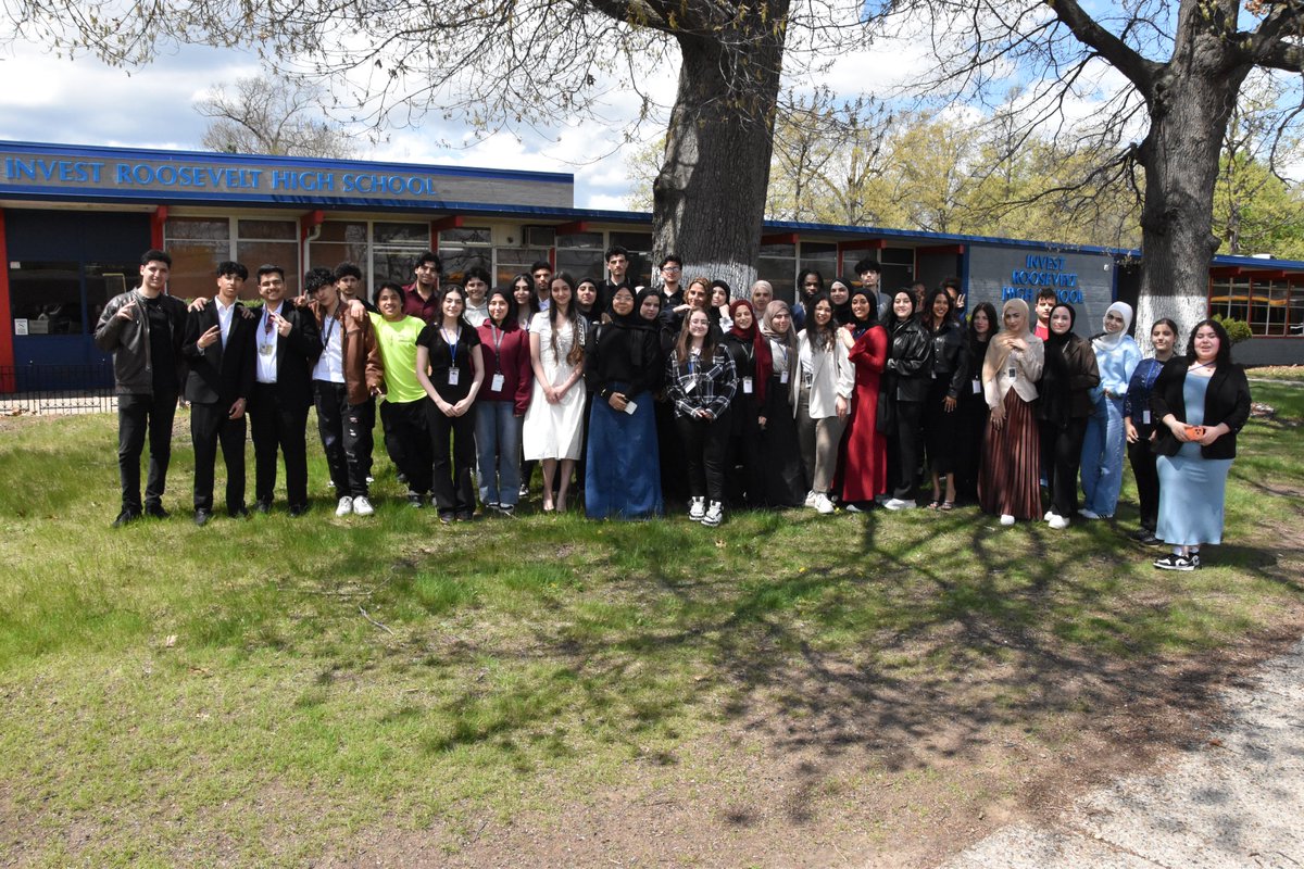 HP_Schools's tweet image. The Hazel Park Promise Zone and College Access Network hosted Decision Day for our Class of 2026 at Invest Schools. #hazelparkschools #WeAreOne #decisionday