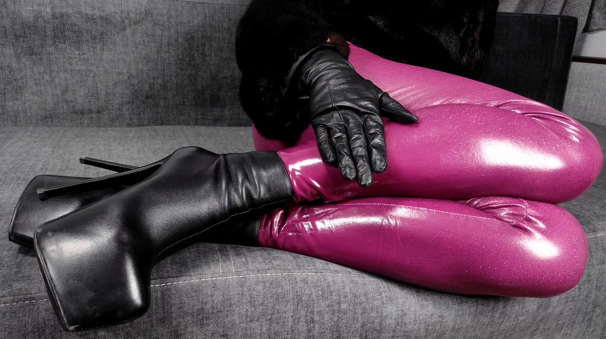 TimJam271139's tweet image. ARE YOU READY FOR SESSION?
@clips4sale @iWantClips @TimJam271139  #Leather 
@Bootsandhe91244 @bootsNleather #gloves
#femdom @CuddlesFemdom