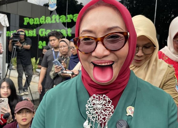 Pemerintah dah tau cara distraksi warga X:

Dikasih artis SELINGKUH gak mempan.
Dikasih artis NARKOBA gak mempan.
Dikash BOKEP artis gak mempan.

Ternyata jawabannya GENDER WAR 🤣🤣🤣

Sadar gak ini kejadian serentak &amp; banyak cenblu?

Coba pikir kenapa...