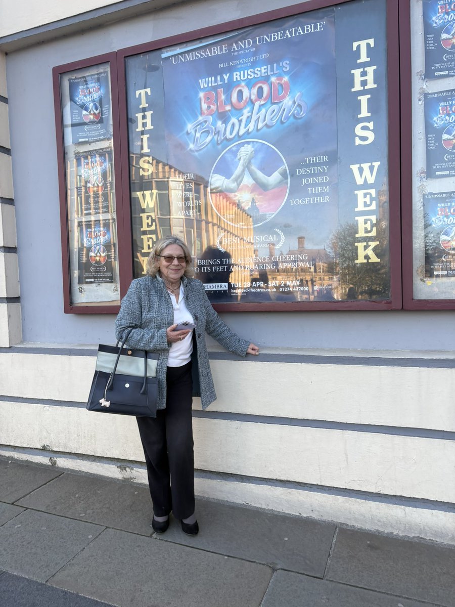 OfficialZachEag's tweet photo. Brought @JudithKeer to see her favourite - @BloodBrosUKTour at the @AlhambraTheatre, as a Christmas gift.❤️ https://t.co/1pU0YVVQti