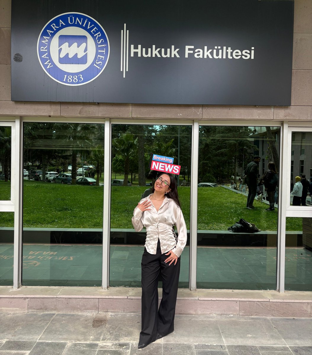 özlem tweet media