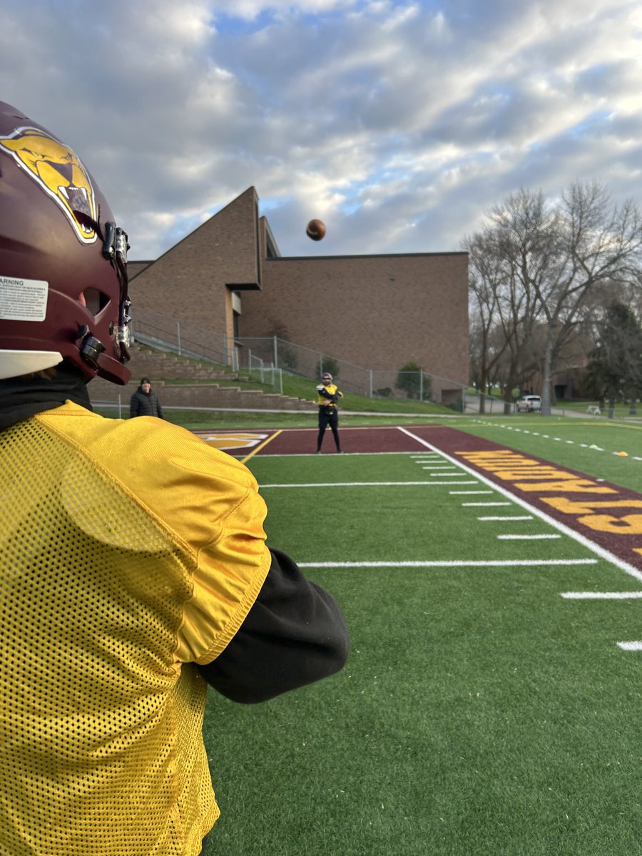 UMMFootball's tweet image. Spring Ball Day 1️⃣3️⃣

Padded Practice 🏈

105 days until Fall Camp ⛺️ 

#TEAM #RollCougs🐾