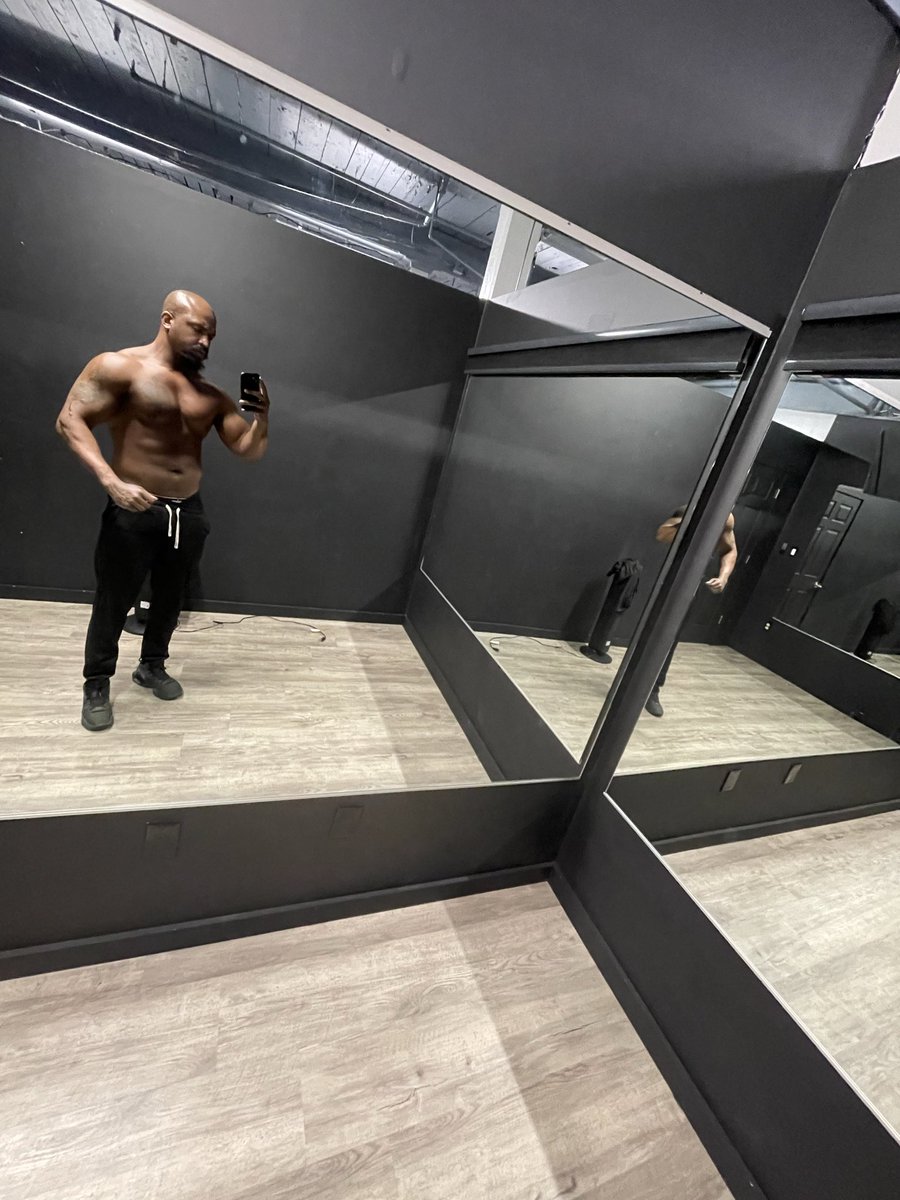 Biggs_b4g_'s tweet image. STILL GOT WAYS TO GO
#GYM #FITNESSLIFE #GAINS #LOCKEDIN #FOCUS #FYP #virałpost