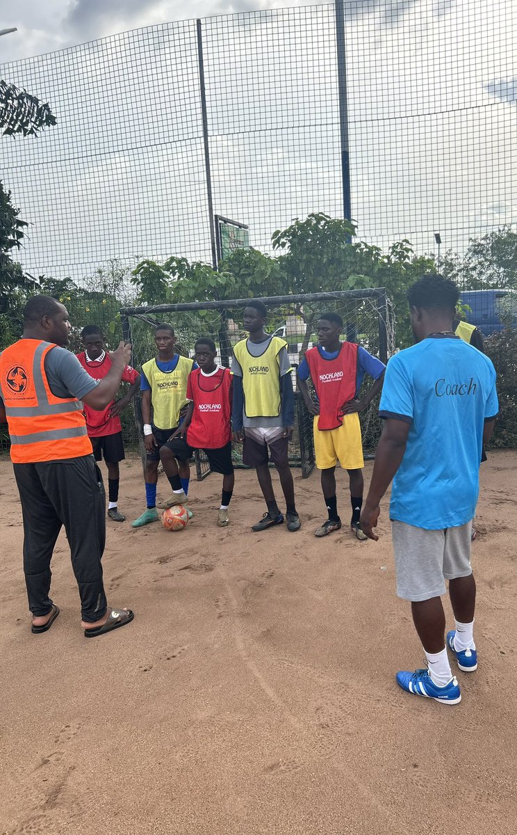 sharerinitiativ's tweet image. Today, during our MIND GAMEZ program, we educated teenage footballers on Self Esteem and Postive Body Image. We teach that looks does not affect your performance. 

#MindGamez #MentalHealth #SelfEsteem #PostiveBodyImage #FootballForGood #SharerInitiative #SIDI