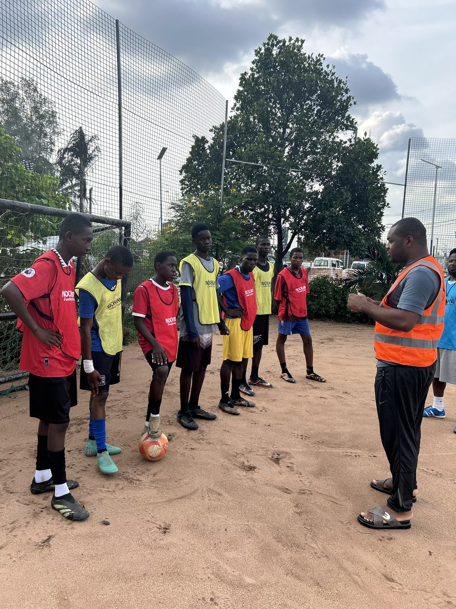 sharerinitiativ's tweet image. Today, during our MIND GAMEZ program, we educated teenage footballers on Self Esteem and Postive Body Image. We teach that looks does not affect your performance. 

#MindGamez #MentalHealth #SelfEsteem #PostiveBodyImage #FootballForGood #SharerInitiative #SIDI