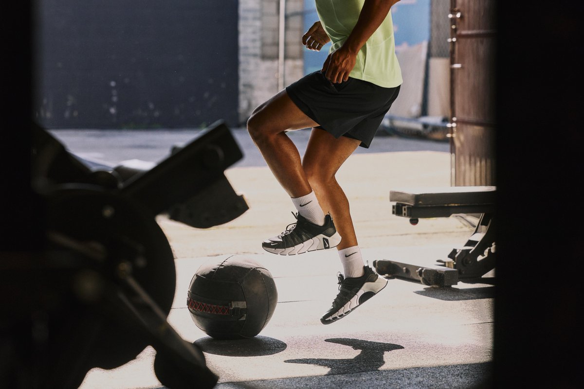 Nike.com tweet media