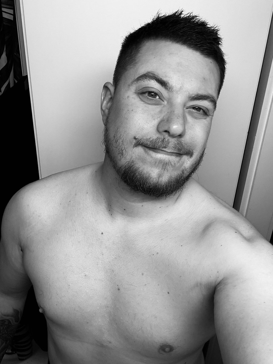 tazerael's tweet image. • Black &amp;amp; White 

Never did a topless black and white pic.
Felt cute and handsome on this pic ☺️
#BlackAndWhite #PicOfTheDay #Selfie #Men #Bear #Cub #BearCub #LGBTQ