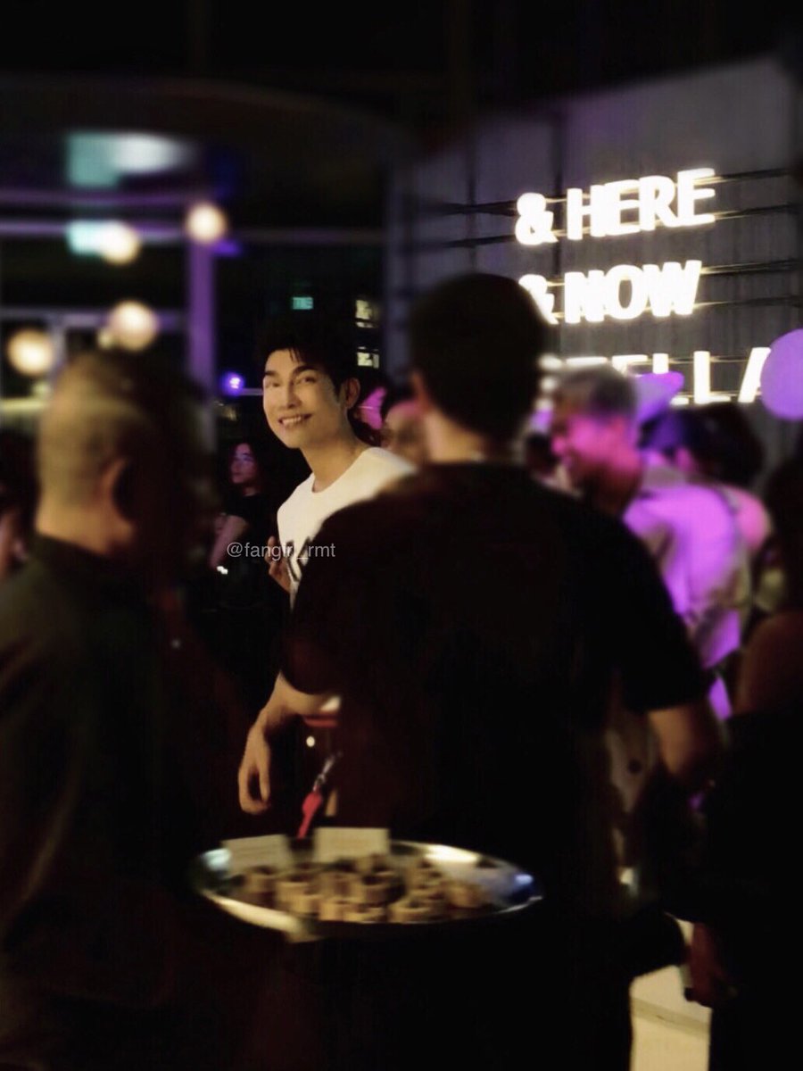 fangirl_rmt's tweet photo. Another Thai idol moment unlocked 💫 🇹🇭 Hi there,@MSuppasit. Nice seeing you in person 🫶🏻

MEW HM PHILIPPINES

#MewSuppasit 
#StellaMcCartneyHMxMEW https://t.co/A074ZSxIYW