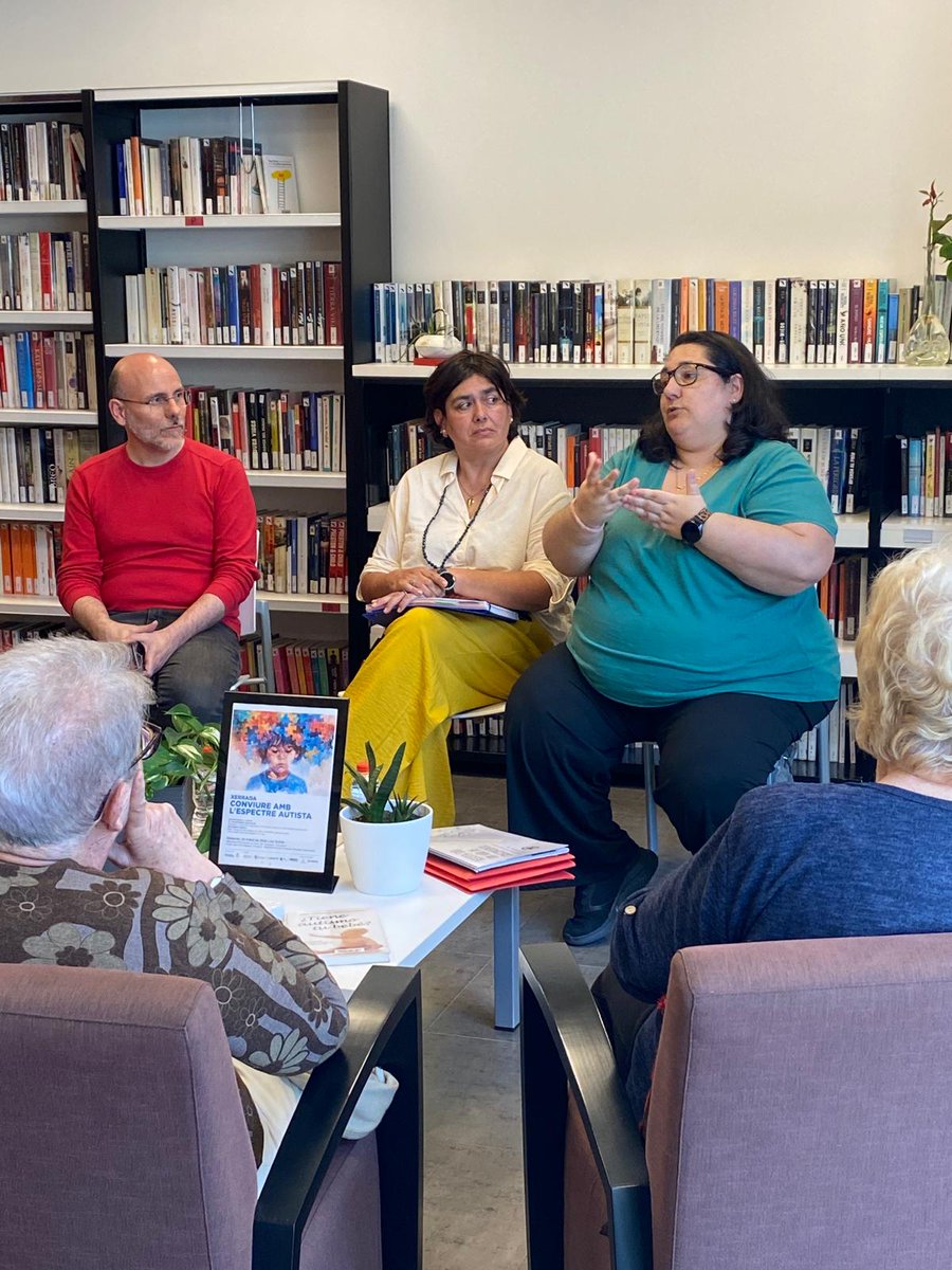 RbecBiblioteca's tweet photo. #bibliopontdevilomarairocafort #bibliotequesxbm #bibliotequesbbm #bibliolabxbm #rbecbiblioteques @persovuses @ajuntament.pont bibliosbagessalutmental @teamartorell @salutmentalbaixllobregat https://t.co/oI7qM8jVkW
