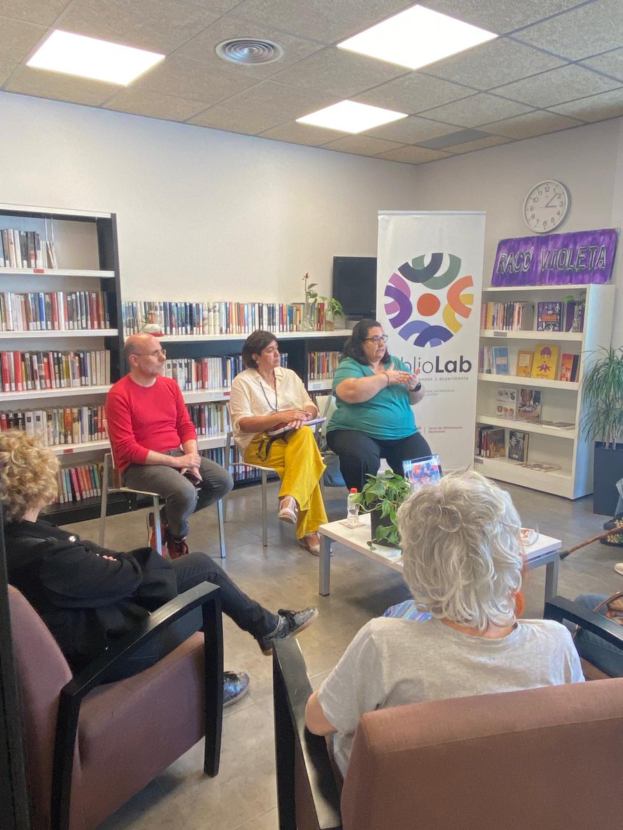 RbecBiblioteca's tweet photo. #bibliopontdevilomarairocafort #bibliotequesxbm #bibliotequesbbm #bibliolabxbm #rbecbiblioteques @persovuses @ajuntament.pont bibliosbagessalutmental @teamartorell @salutmentalbaixllobregat https://t.co/oI7qM8jVkW