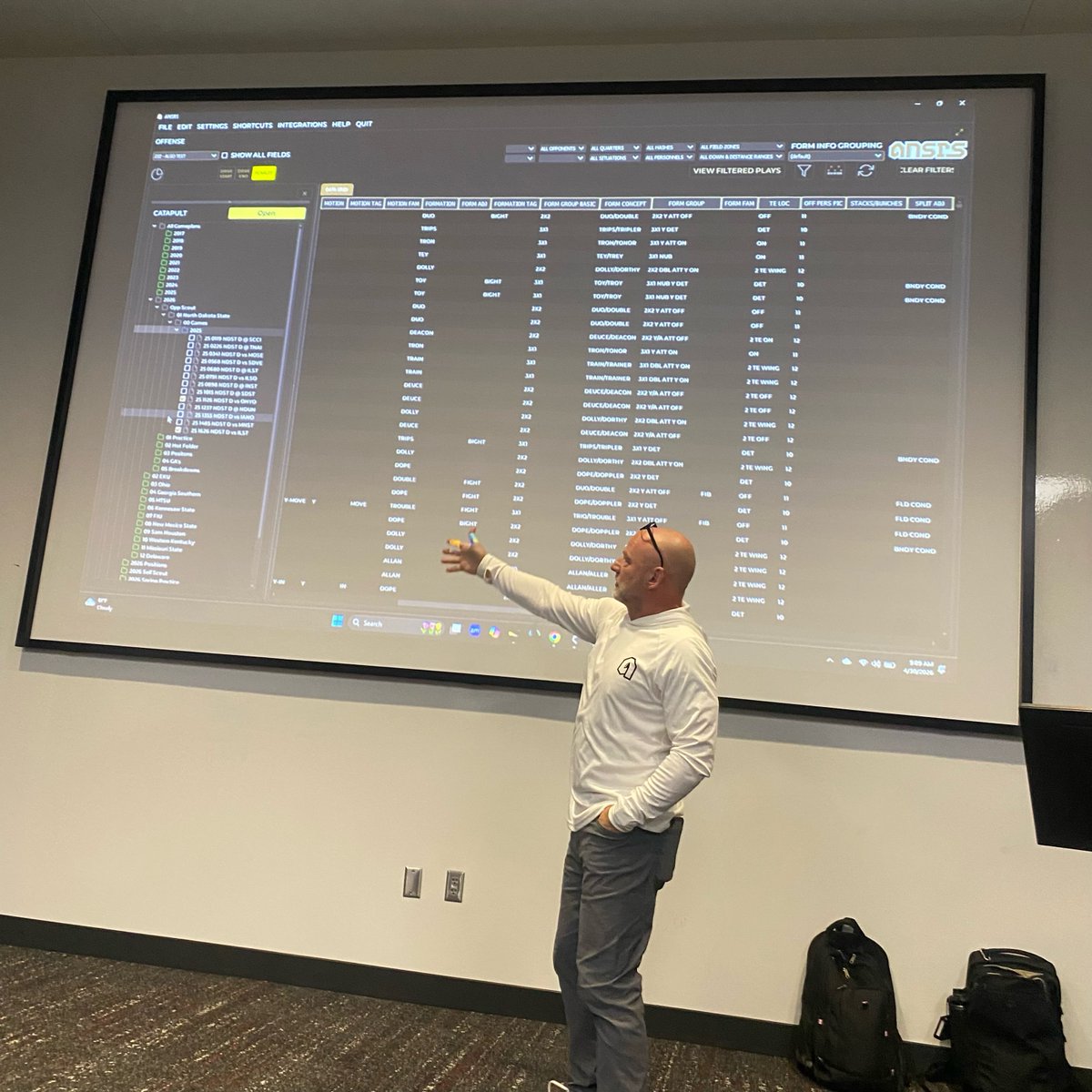 ANSRSFB's tweet photo. When the standard is elite, so is the solution. Appreciate the time, Alabama. #FBANSRSFASTER @AlabamaFTBL 

Thank you for having us and ROLL TIDE! @ccaniford3

Learn More About ANSRS: 
🔗: https://t.co/EugjbaphTL https://t.co/1BsPTsntqZ