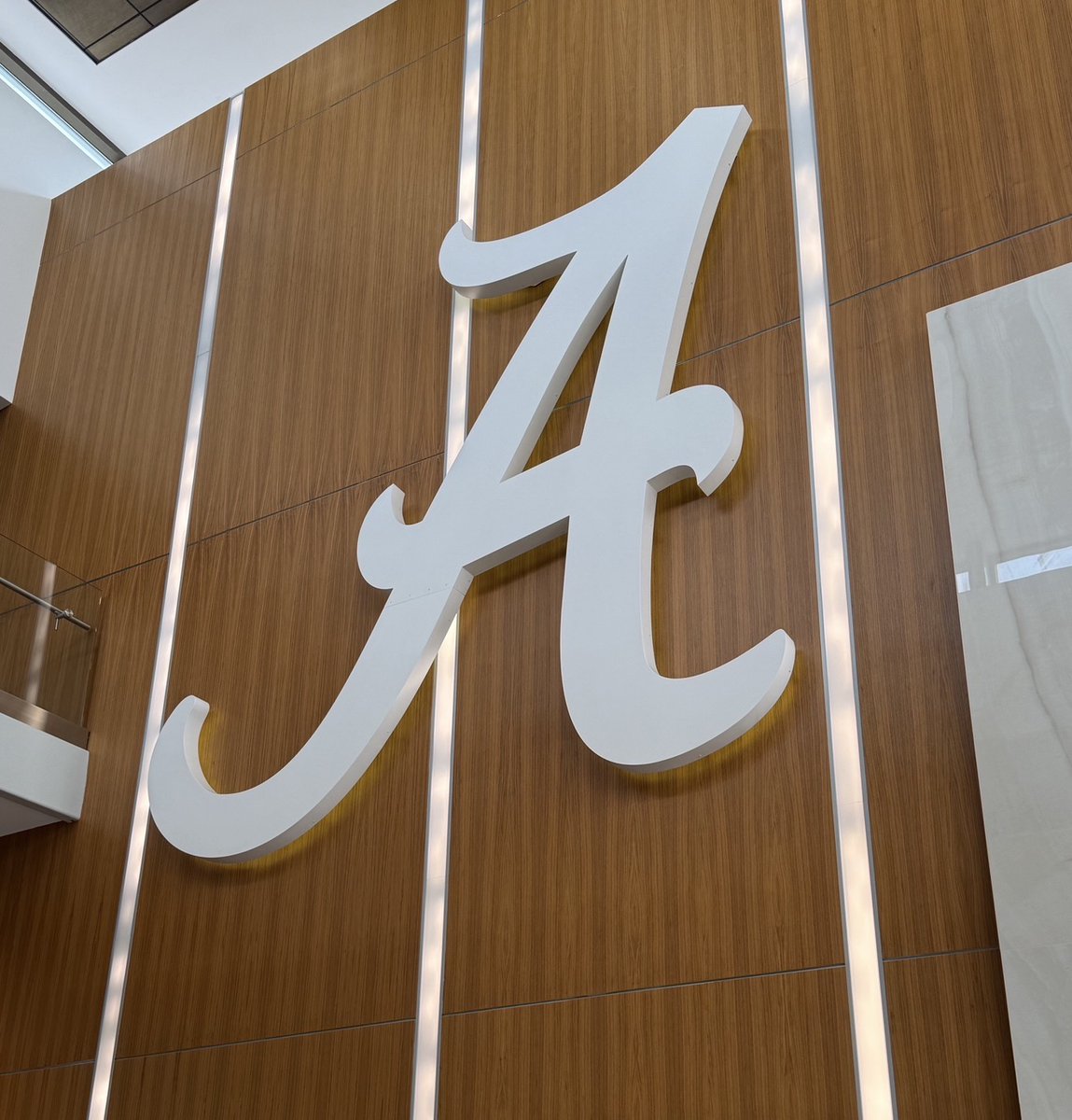 ANSRSFB's tweet photo. When the standard is elite, so is the solution. Appreciate the time, Alabama. #FBANSRSFASTER @AlabamaFTBL 

Thank you for having us and ROLL TIDE! @ccaniford3

Learn More About ANSRS: 
🔗: https://t.co/EugjbaphTL https://t.co/1BsPTsntqZ