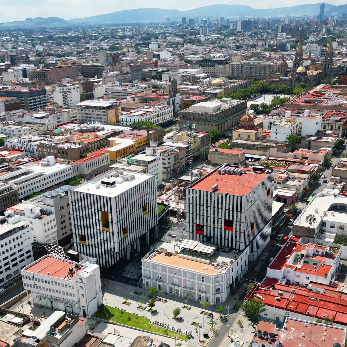 drondeando's tweet photo. Foto aérea la ciudad creativa digital y alrededores en el centro de Guadalajara #jalisco #drone #dronestagram #dronelife https://t.co/kQKFPqaEL4