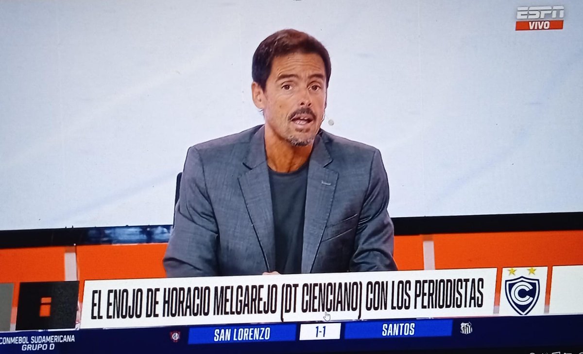 🎙MARIANO CLOSS :"Lo agarraron mal a Melgarejo,él quería que los periodistas fueran hinchas. Le preguntaron qué pasó con #cienciano en el 2do tiempo, nada más. Él quería festejar, son preguntas,no le dijeron"jugaron pésimo",eran preguntas críticas, de curiosidad.¿Horacio es así?